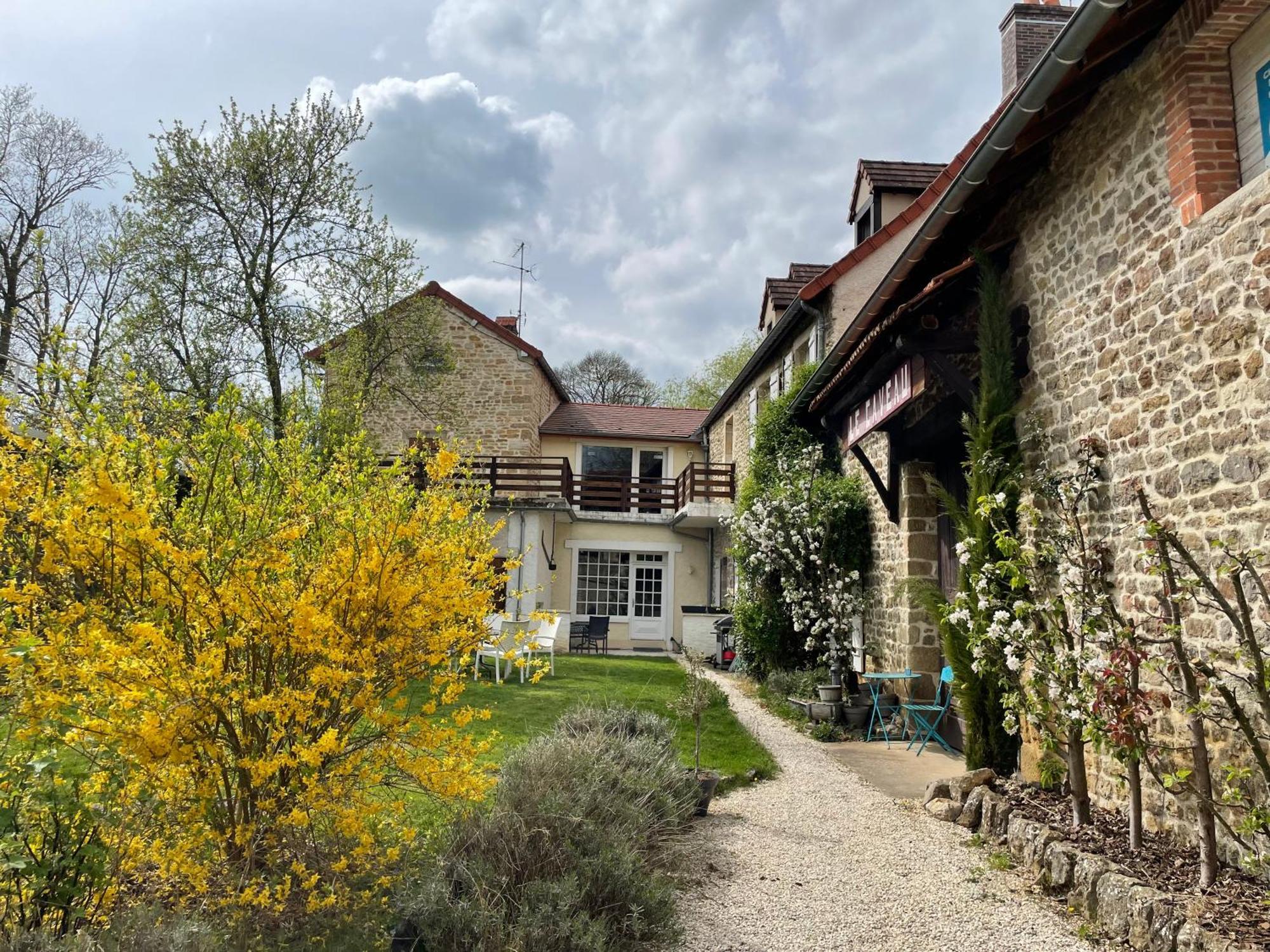 Domaine De Vandenesse Et Spa Exteriör bild